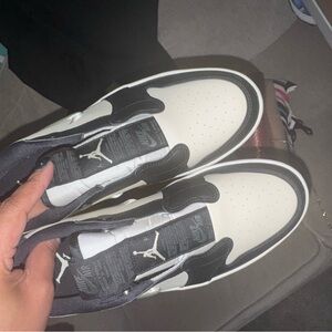 Nike Women's Black and White Athletic Shoes